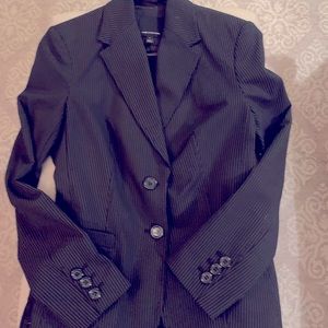 Vintage Limited ‘Cassidy Fit’ business suit